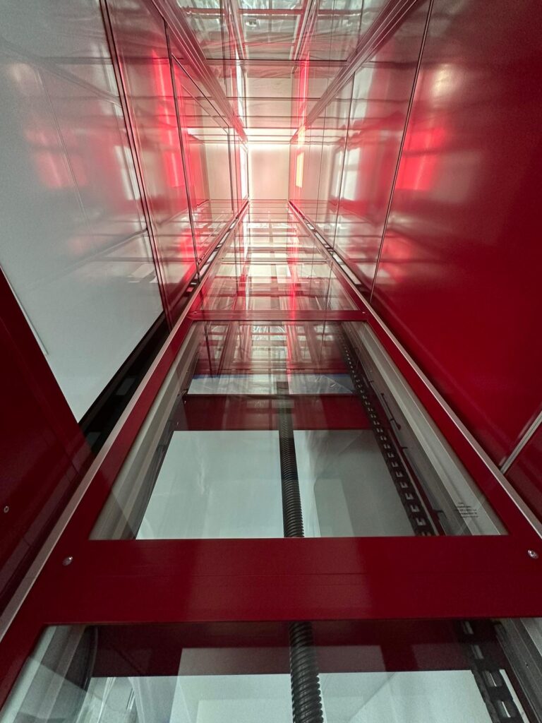 Home Lift dans une villa moderne – Ascenseur maison VIP Lift